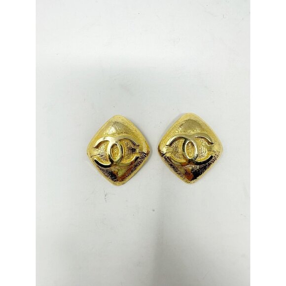 Chanel Coco Vintage CC Logos Rhombus Clip On Earrings Gold Tone Made In France - Picture 1 of 6